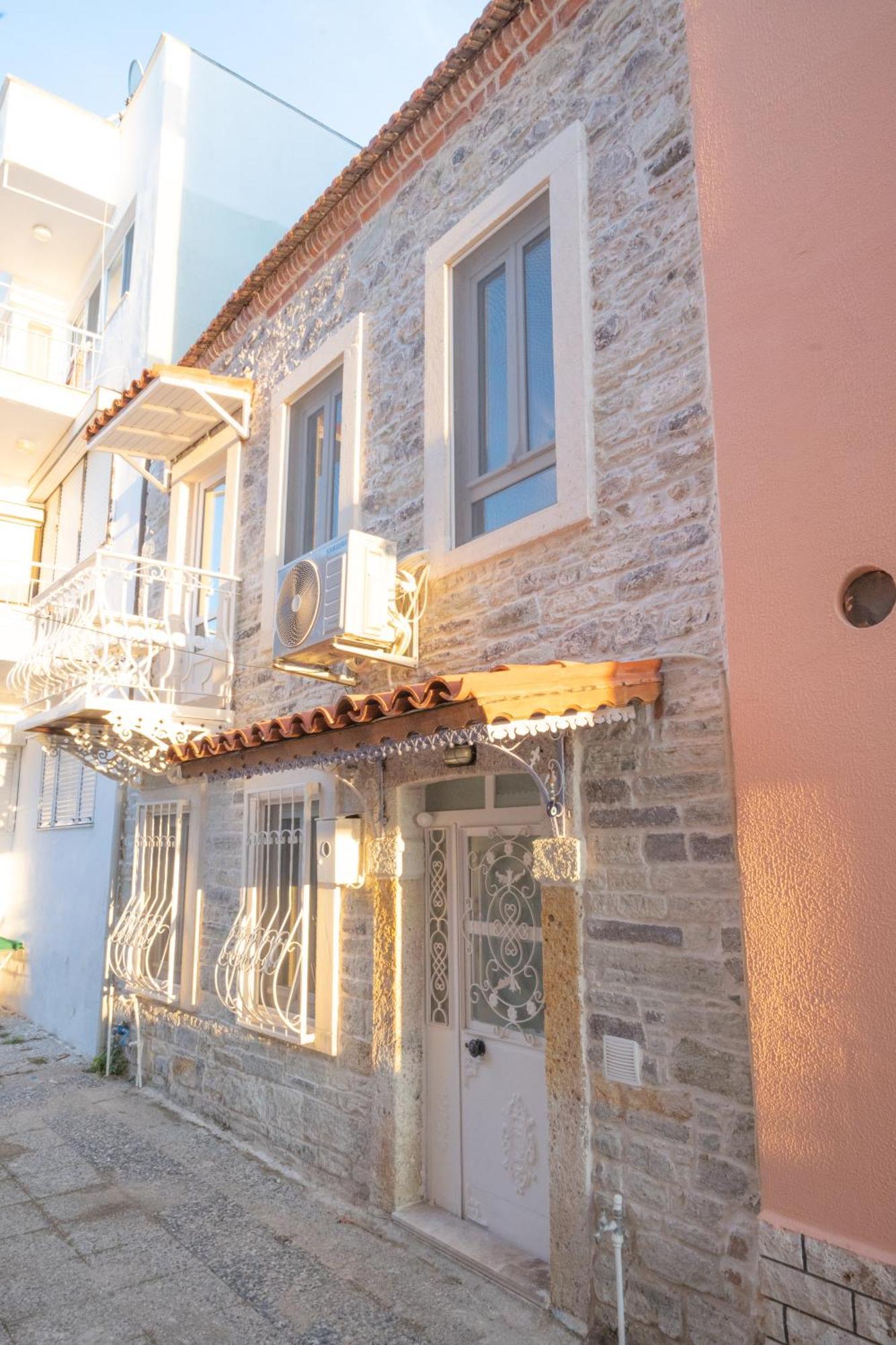 Miniq Homes 101 - Phokaia Stone House With Sea View Foça Eksteriør bilde